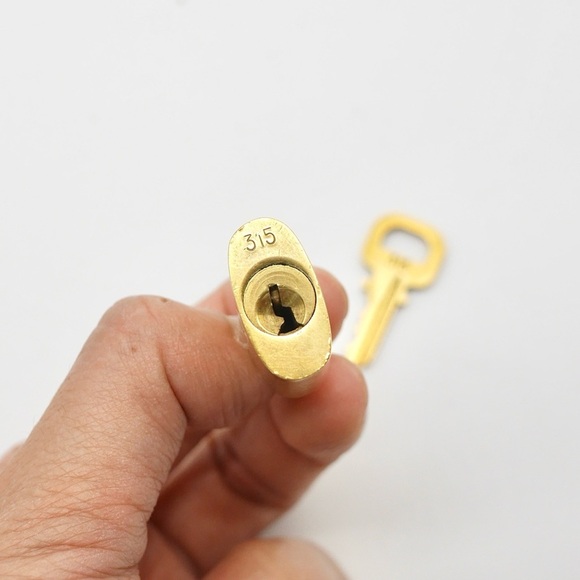 🍓LV Lock and Key #315 - Picture 4 of 4